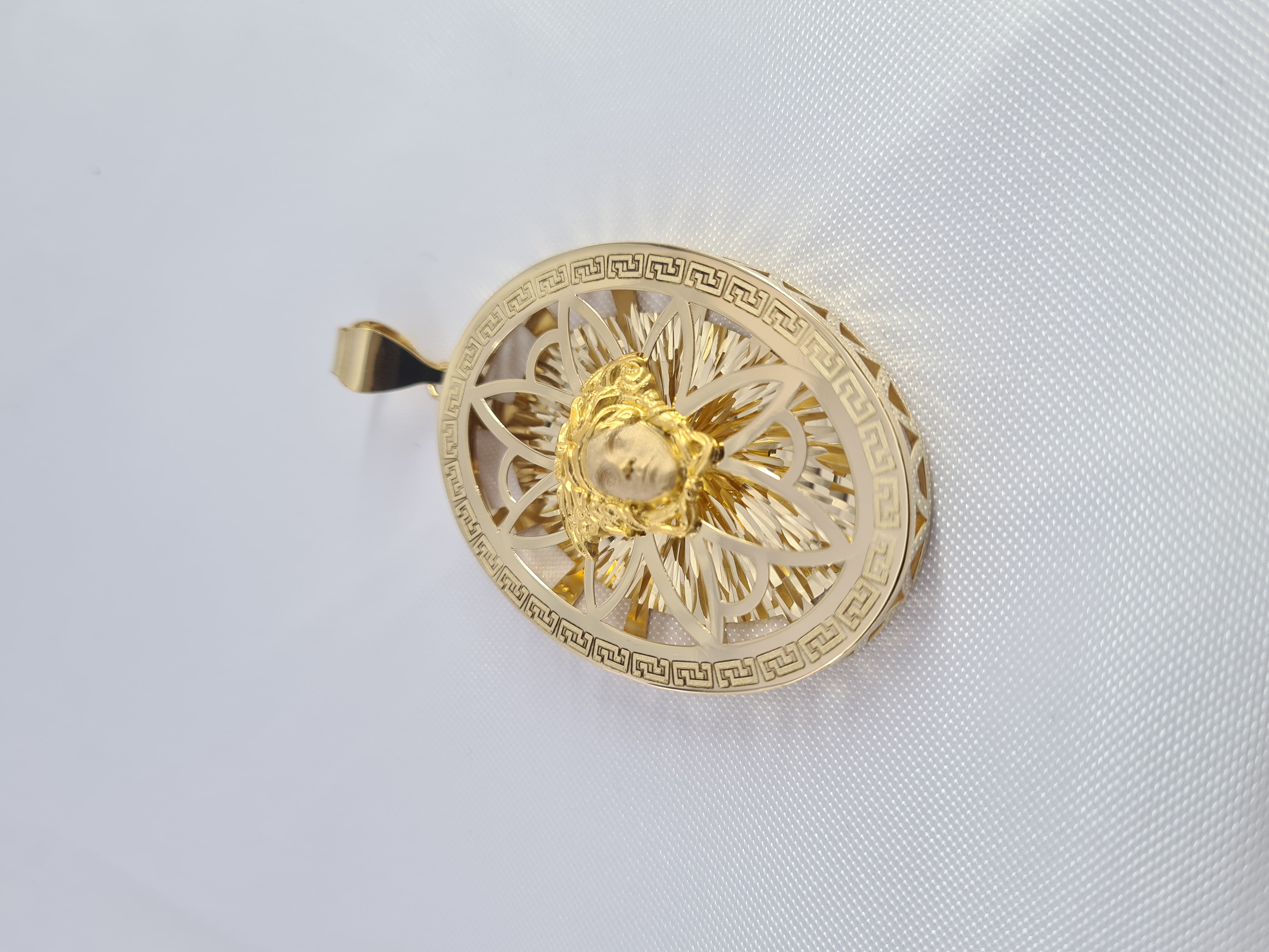 مدال طلای ورساچه ستاره طرح شماره یک