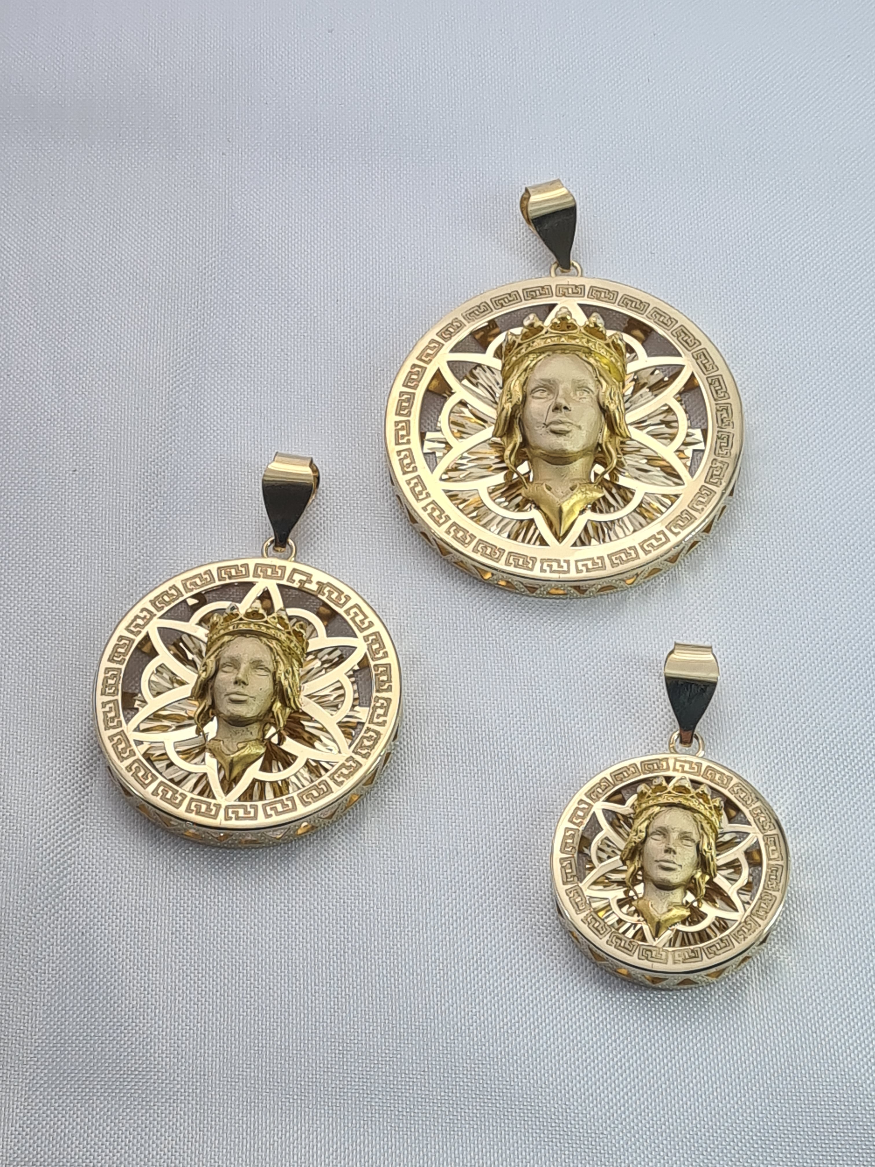 مدال طلای ورساچه ستاره طرح شماره دو